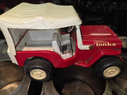 VINTAGE TONKA 1970s Red and White JEEP CJ METAL w/ CANOPY