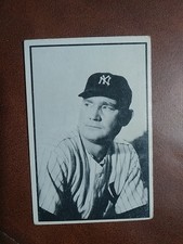 1953 Bowman Black & White Johnny Mize #15 VG-VG+? No wrinkles.