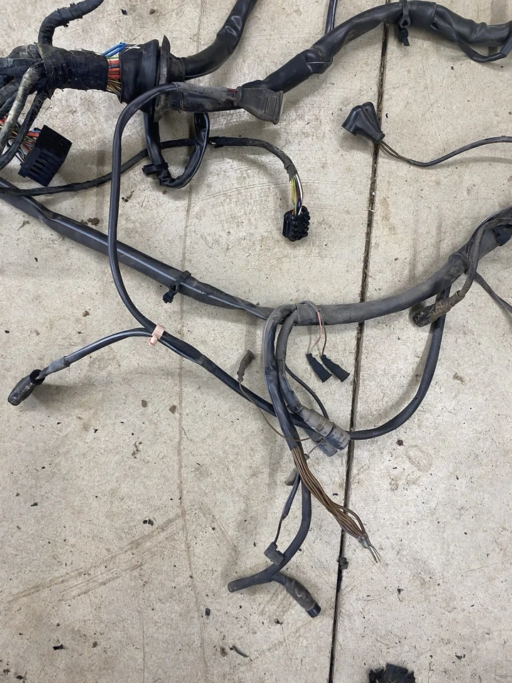 Porsche 944 Turbo 951 1986 bahía de motor, faros, ventiladores de refrigeración arnés de cableado Foto 2 de 4