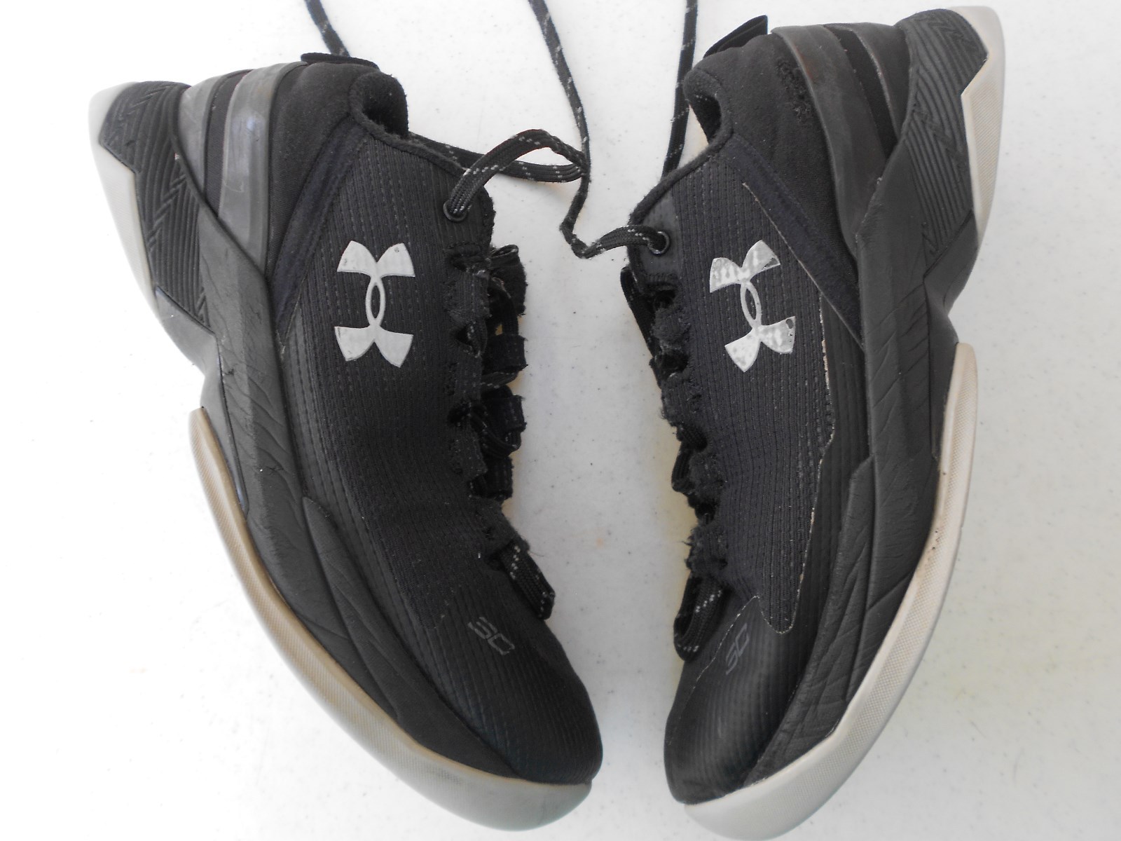 YOUTH UNDER ARMOUR SHOES SIZE 7 Y eBay