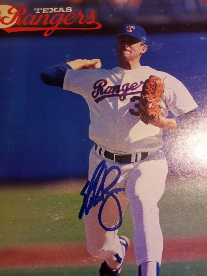 Anuario Autógrafo Oficial Entrenamiento Primavera 1991 Firmado por Nolan Ryan. Foto 2 de 4