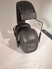 Honeywell Howard Leight VS130 Earmuffs, Used.