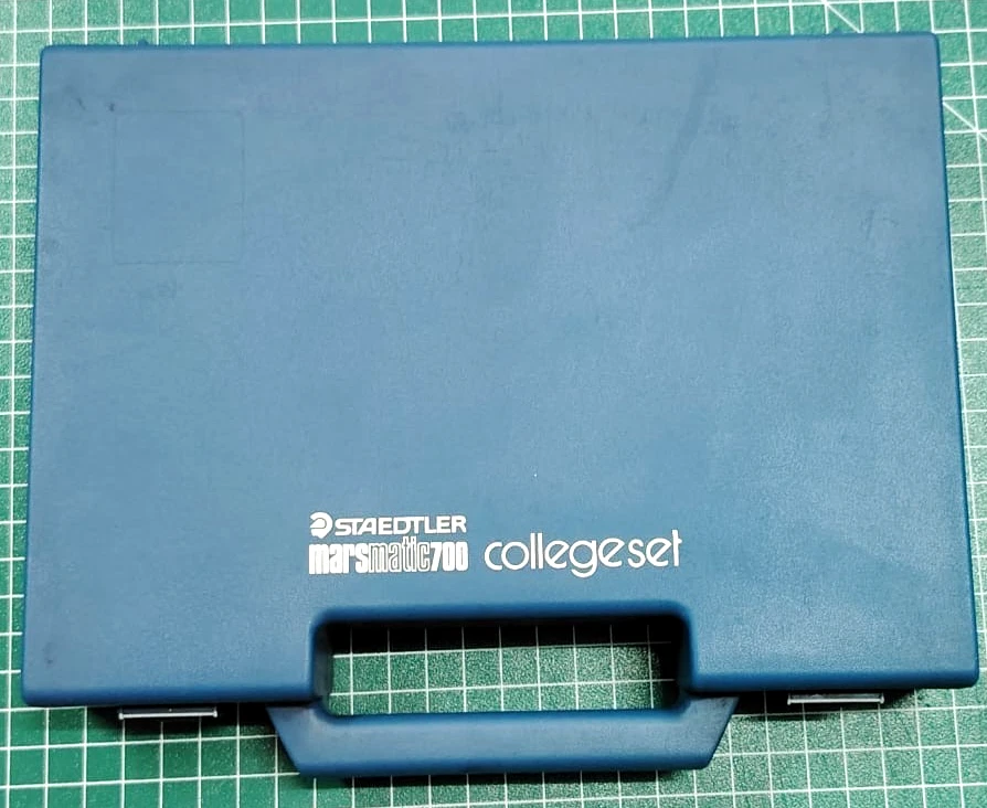 Fedex STAEDTLER Mars Matic 700 CollegeSet - Kit completo sin usar con documentos Foto 2 de 4