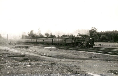 LOCO 70038 ROBIN HOOD AT FLORISTON 1964 - S/W PHOTO 14X9 CM