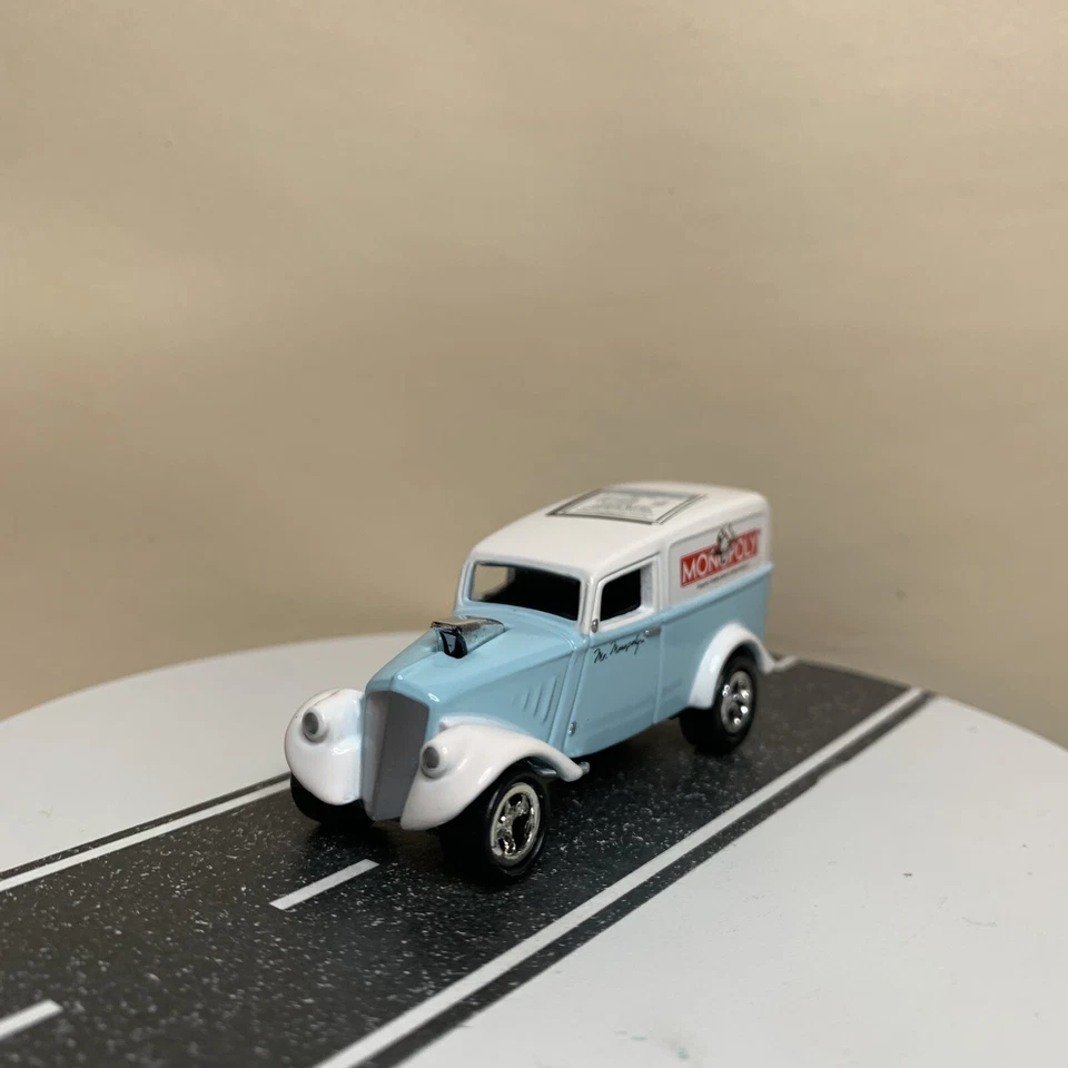 Johnny Lightning Monopoly Connecticut Ave 1933 Willys Van blanco/azul claro casi nuevo Foto 2 de 4
