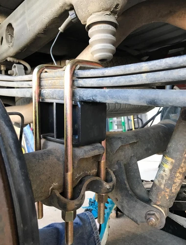 Kit elevador nivelador bloques traseros de 2" para Chevy Silverado GMC Sierra 1500 1999-2022 Foto 3 de 4