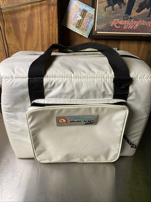 igloo Marine Ultra Snapdown 36 can tote cooler white/grey insulated