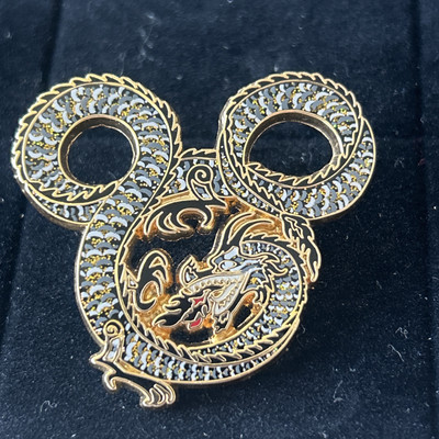WDI - Mickey Mouse Kopf Feueratmender Drache (schwarz Glitzer) Pin