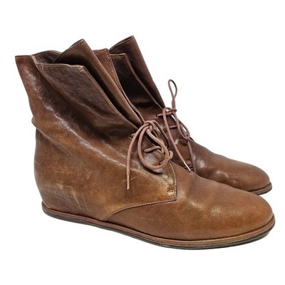 Stuart Weitzman 7.5 Brown Lace Up Ankle Boot Academia Boho Cottage Leather 