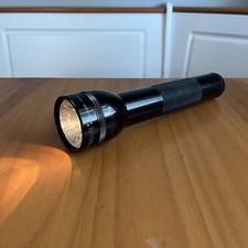 MagLite 10  Black 2 D Cell Flashlight Made USA Mag-Lite Pre-Owned Tested Works