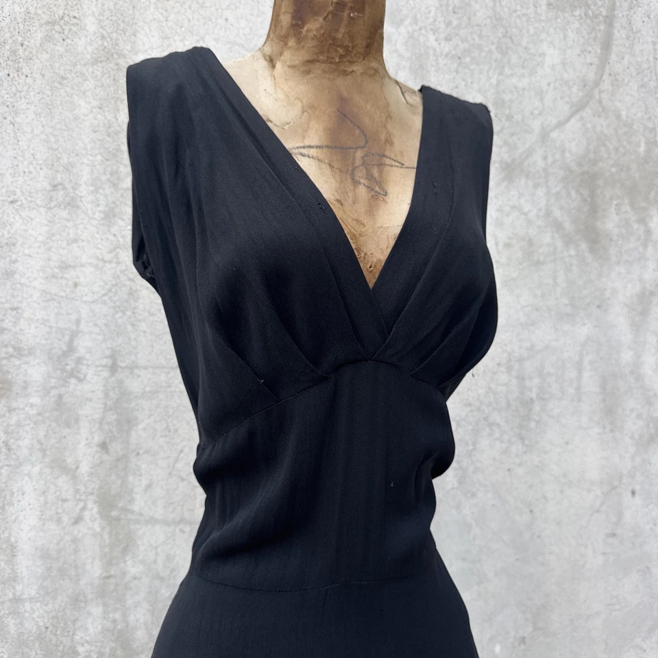 Vintage 1940s Black Crepe Dress Tiered Long Fringe Fitted Sleeveless Spider - Image 3 of 4