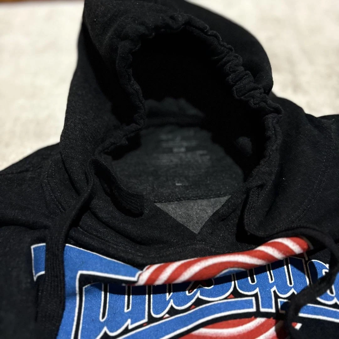 VETEMENTS Abbigliamento usatoy Loone Tune Tuned Squa logoa fel conpuccio c Mero neroacite