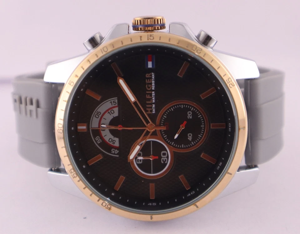Tommy Hilfiger Hombres Cronógrafo Esfera Negra Excelente Funcionamiento Reloj Pulsera Banda Goma Foto 4 de 4