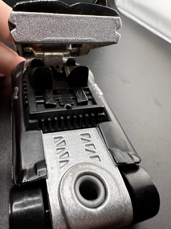 2002 Hot Wheels Road Pirates Racing Transporter 2921RE No Trailer READ Transform - Image 4 of 4