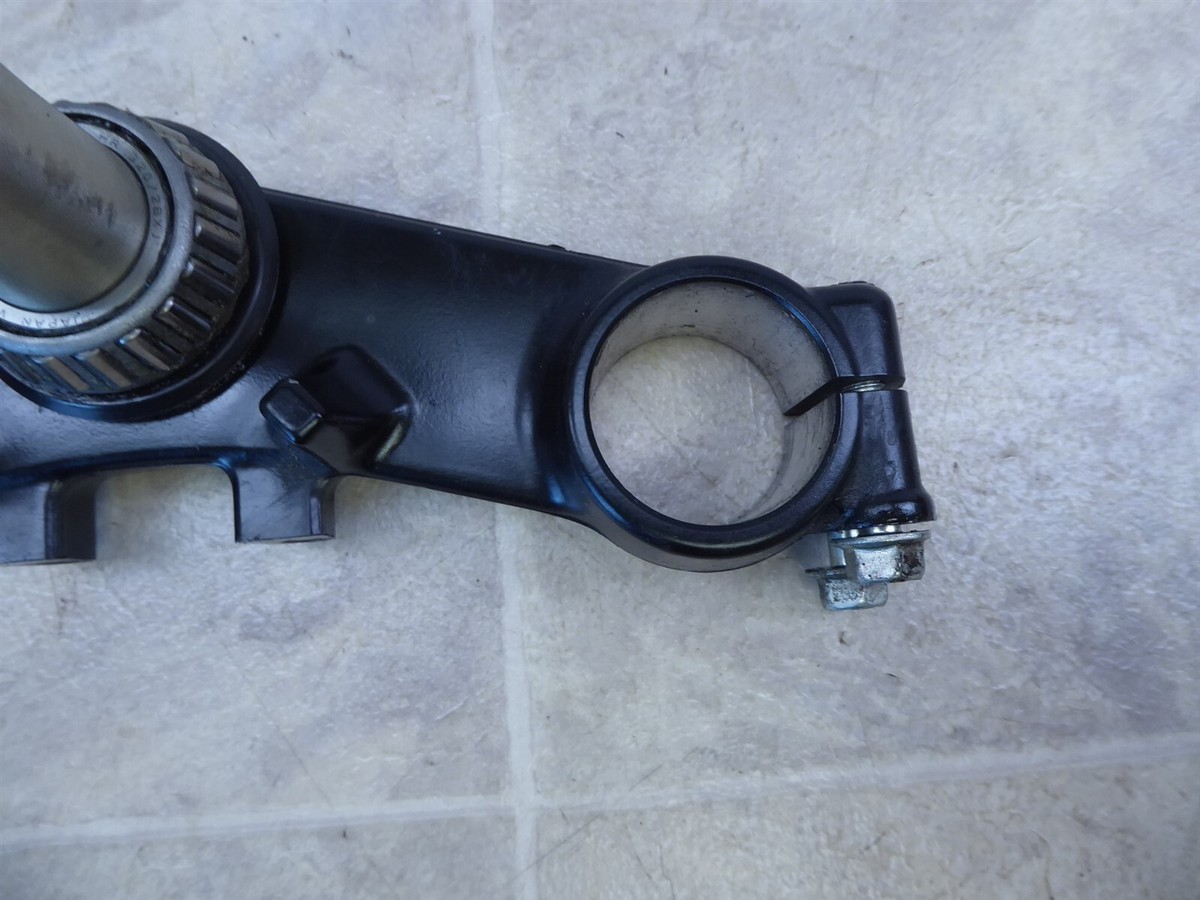1996 Kawasaki ZX600 ZX6R Ninja K765-1) lower triple tree steering