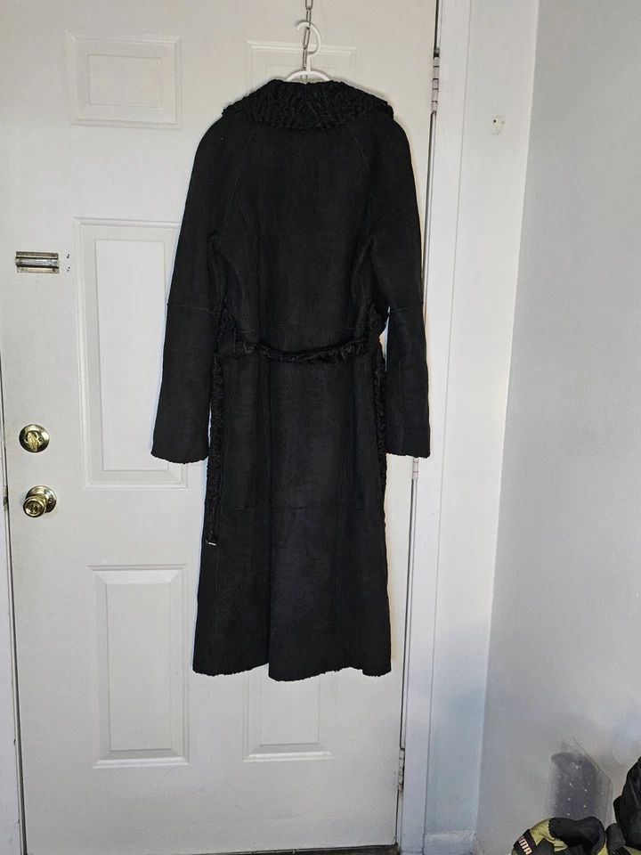 BEAUTIFUL SUPER SOFT GRAY SHEARLING LEATHER TRENCH COAT BY YSL SZ 4 WAS $5500 - Image 4 of 4
