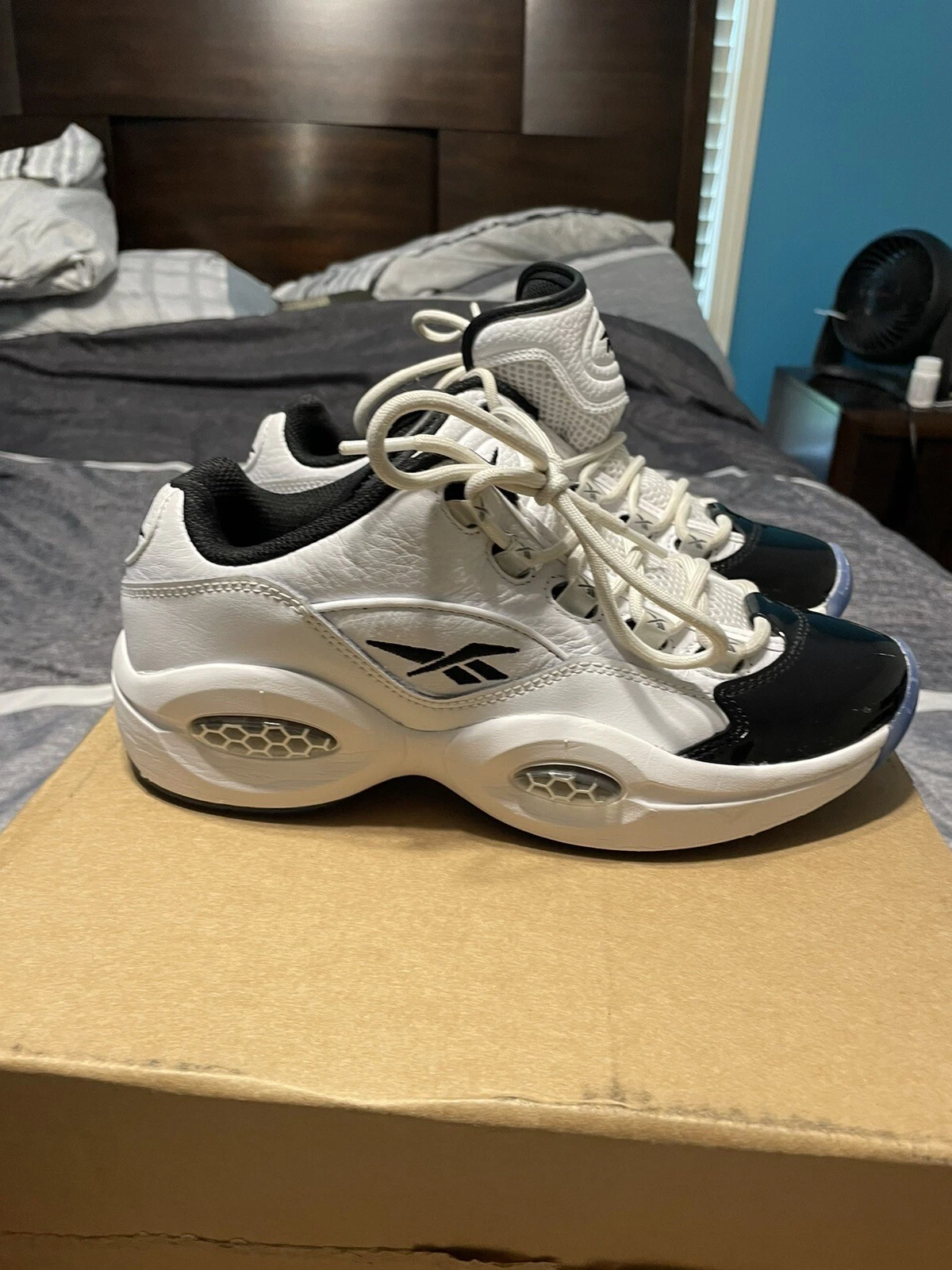 Scarpe da basket giovani Reebok Question punta bassa patinata taglia 6 bianche nere