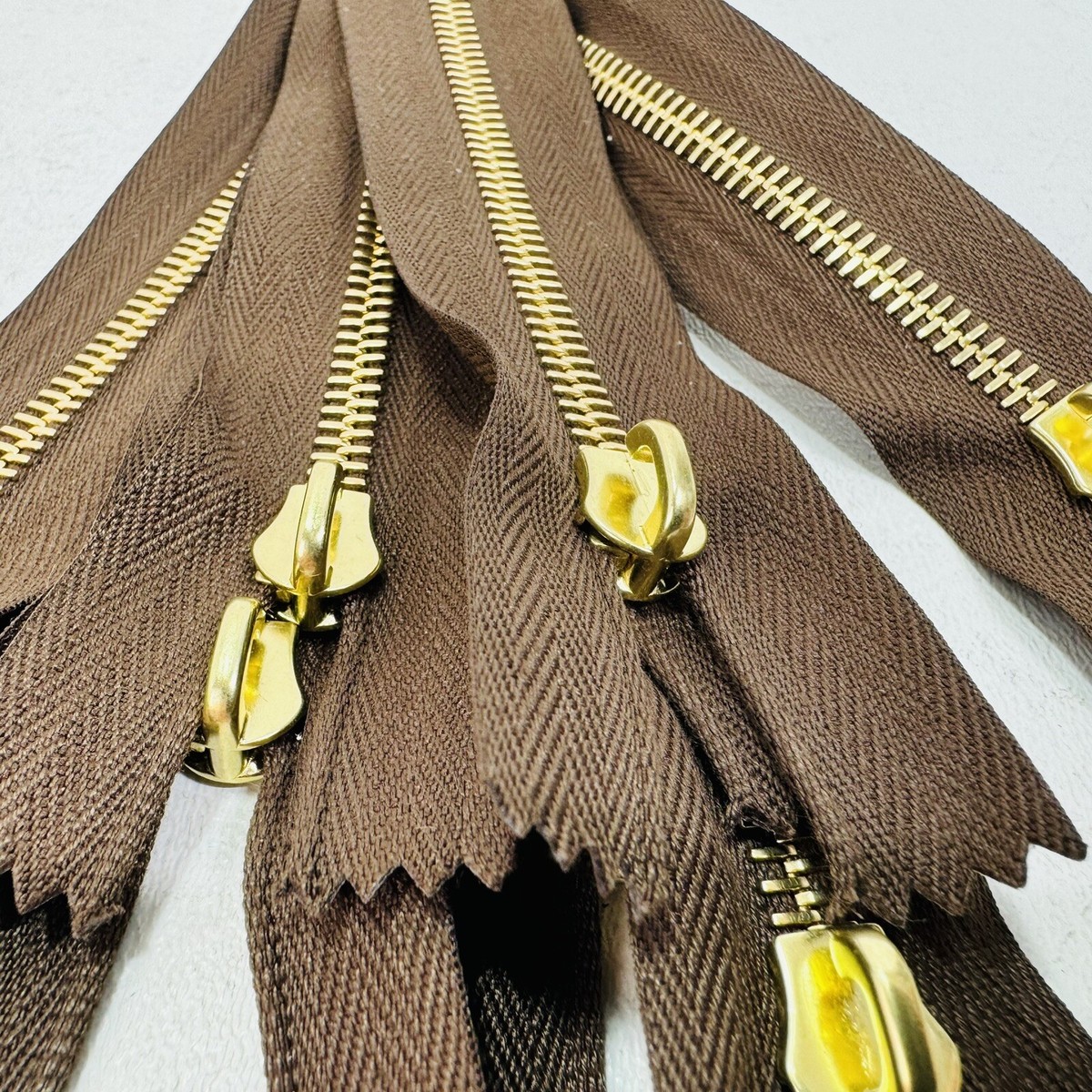 10X - RiRi Zipper M6, One Way Separating End Gold, Brown 2232, 9