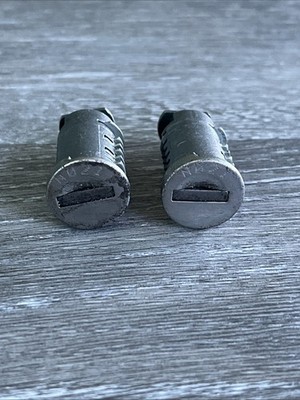 LOT OF 2 OEM Thule N021 Replacement Bike Rack Accessory Cylinder Lock Core Locks