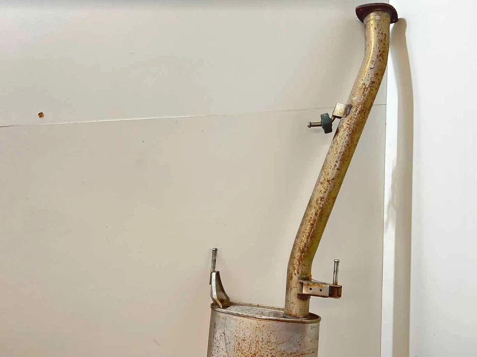 LEXUS NX200T 2015-2017 2,0 L SISTEMA DE ESCAPE CENTRAL SILENCIADOR TUBO RESONADOR OEM Foto 2 de 4