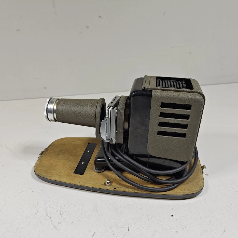 Leitz Pradovit 250 Projecteur de film - Catawiki