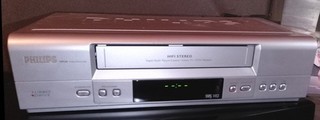 Philips VR530 VHS Videorekorder mit Fernbedienung.Funktionsfähig