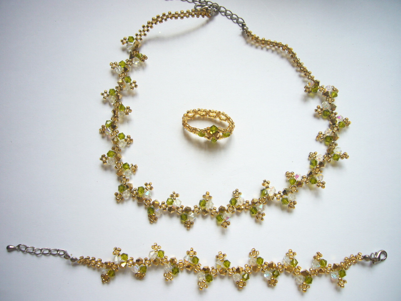 Parure collier bracelet bague perles cristaux vert or ensemble bijoux