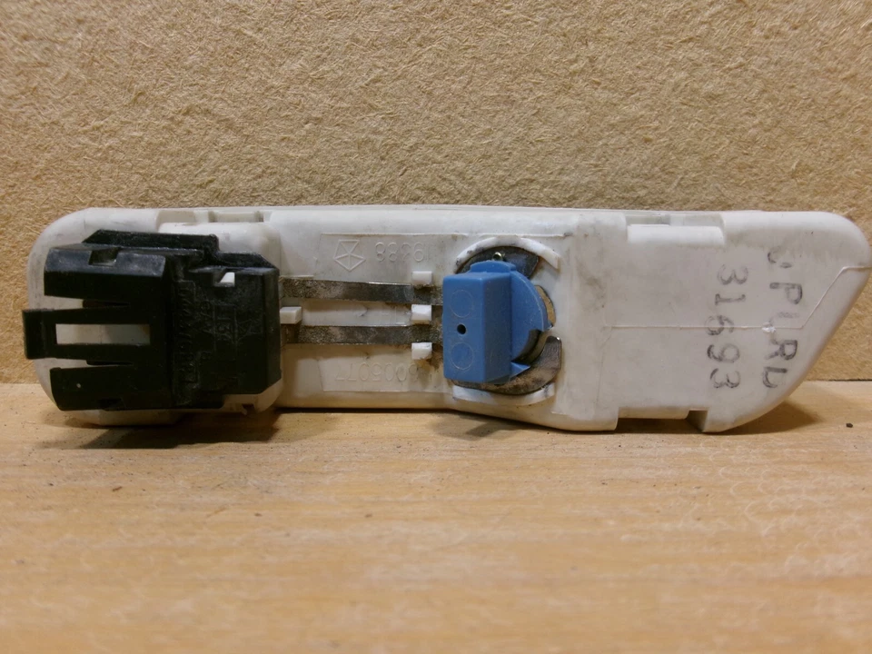 吉普大切诺基 1993 - 98 前乘客侧门水坑灯反射器 ZJ — 第 4/4 张图片