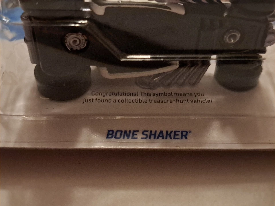 🔥 🛞 Hot Wheels Treasure White Hunt Bone Shaker Foto 2 de 3