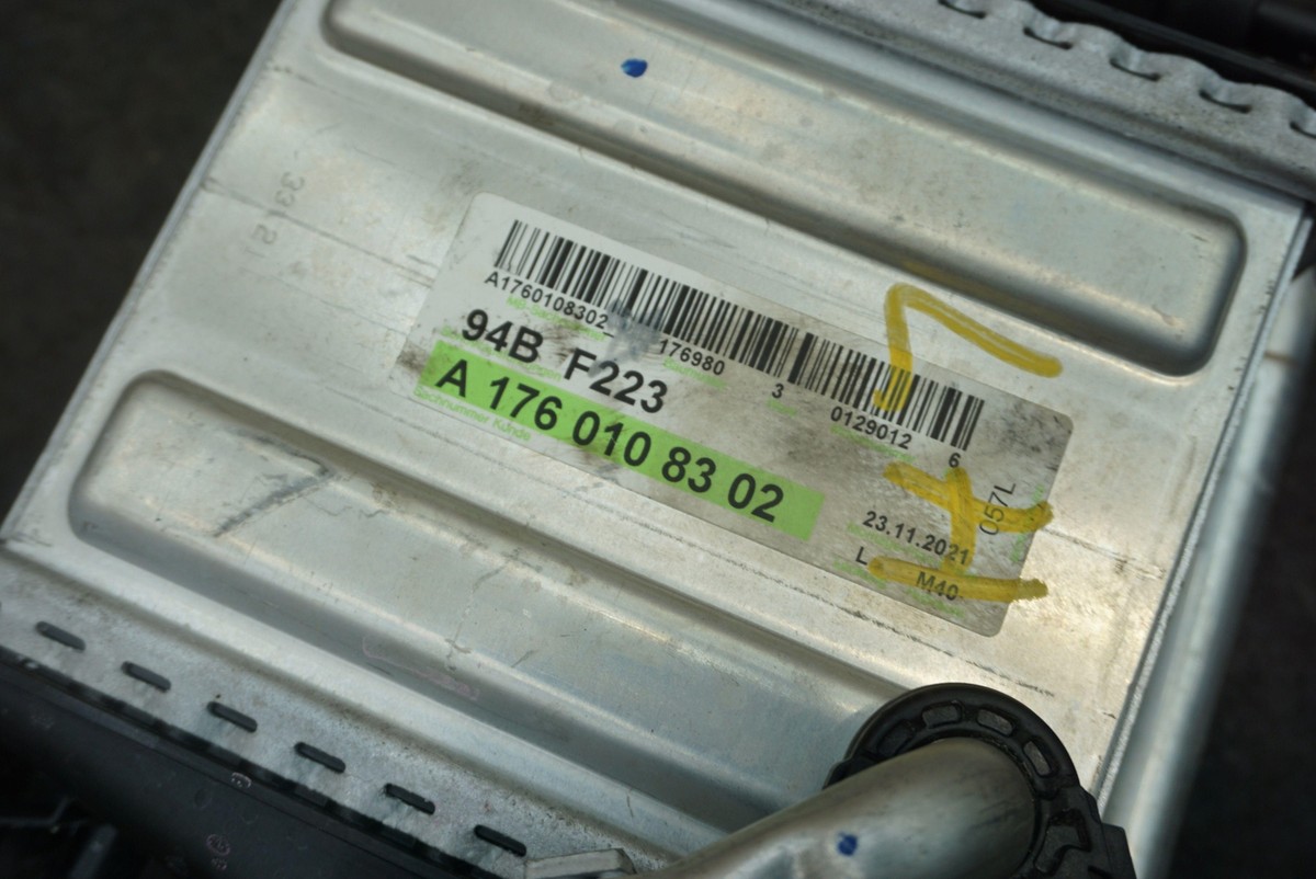 Left Charge Air Intercooler w/Throttle Body 1770902501 Mercedes  