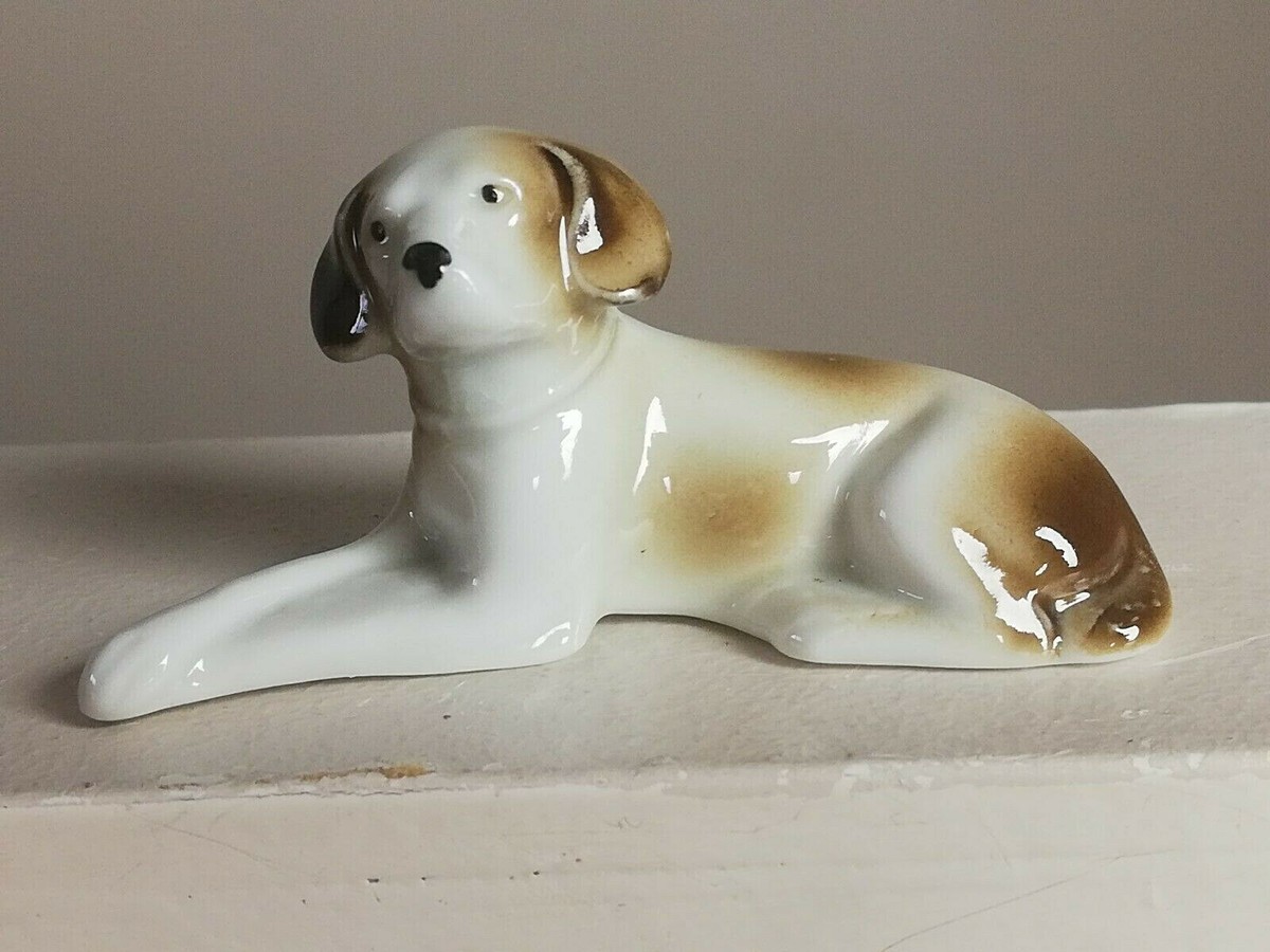 STATUETTE EN TERRE Représentant un Facteur en tenue avant 1900 TBE 27