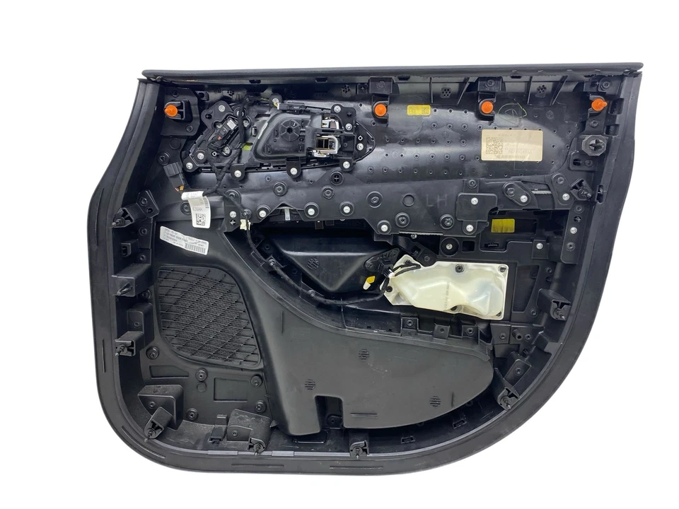 Chrysler Pacifica 2022 OEM LH panel de moldura interior delantero lado del conductor *rasguños* Foto 4 de 4