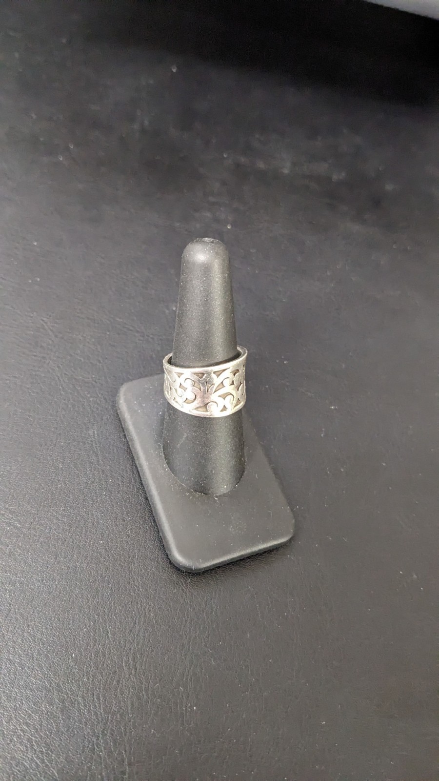 Lois Hill Sterling Silver 925 ring  size 8 Pre-Owned  Excellent condition