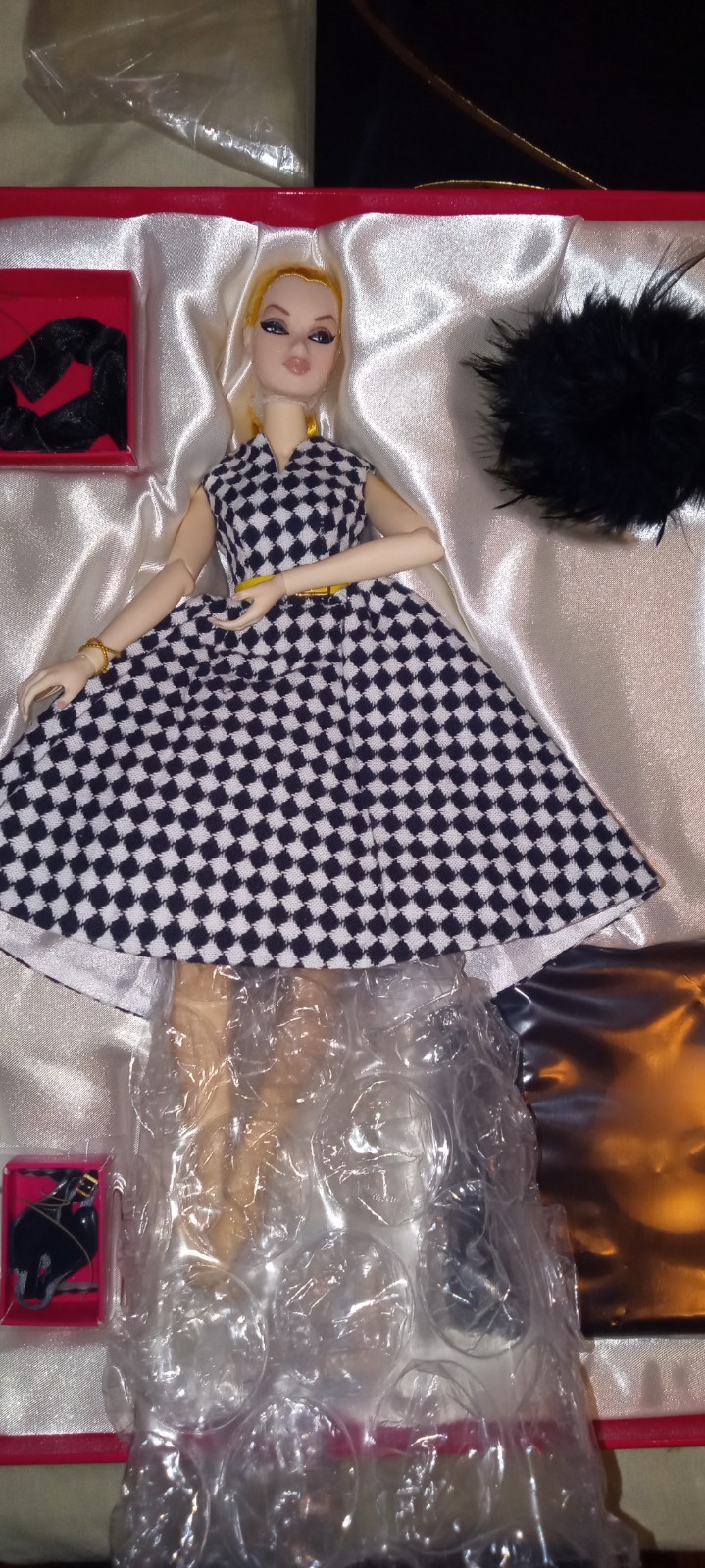 Integrity Toys-Fashion Royalty Rare Resin BJD Valia NRFB Shpr March Madness Sale