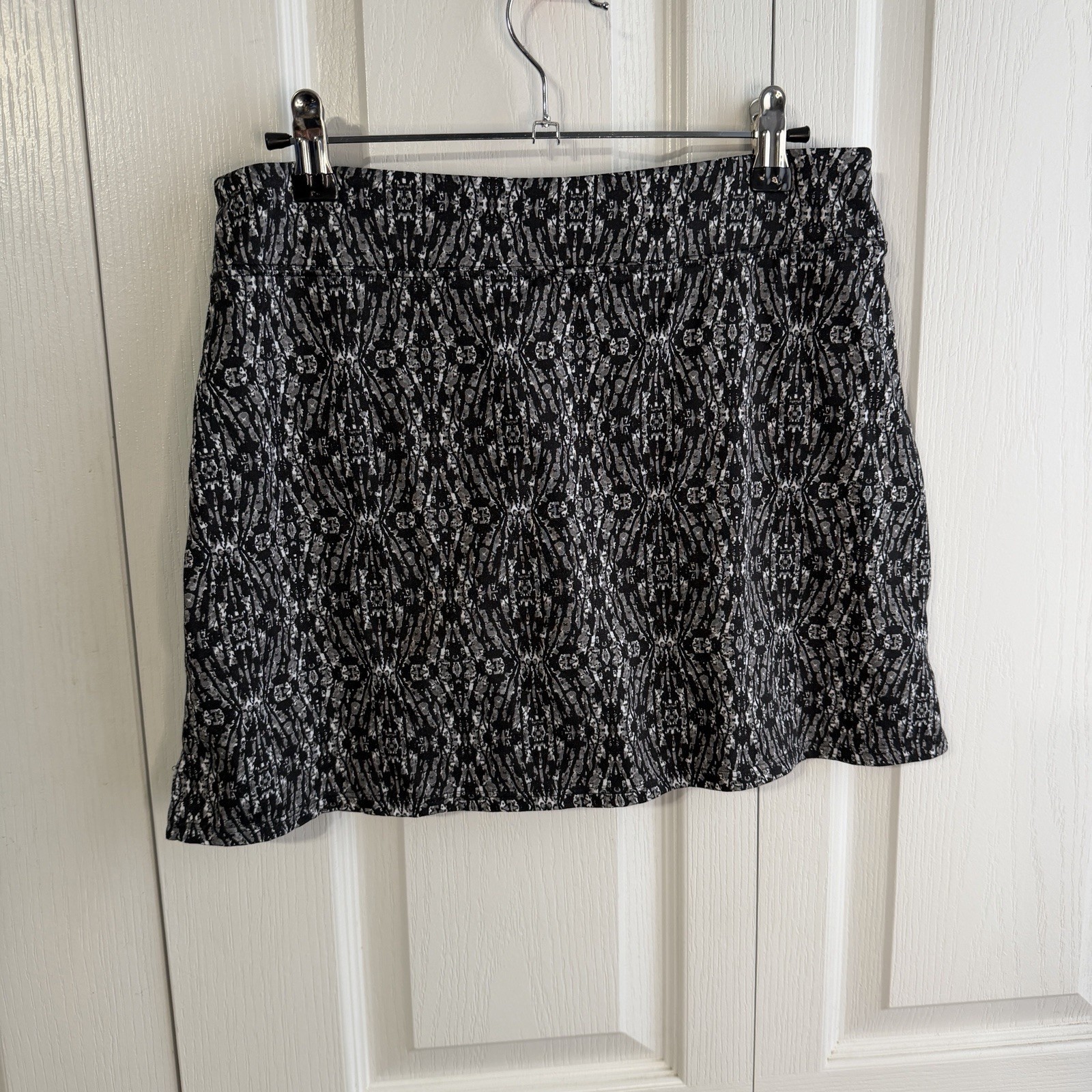Tranquility Black Gray Geometric Pattern Skort Sk… - image 3