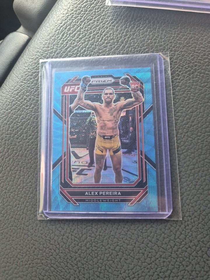 Alex Pereira (RC) Blue Wave 2023 Panini Prizm UFC #111