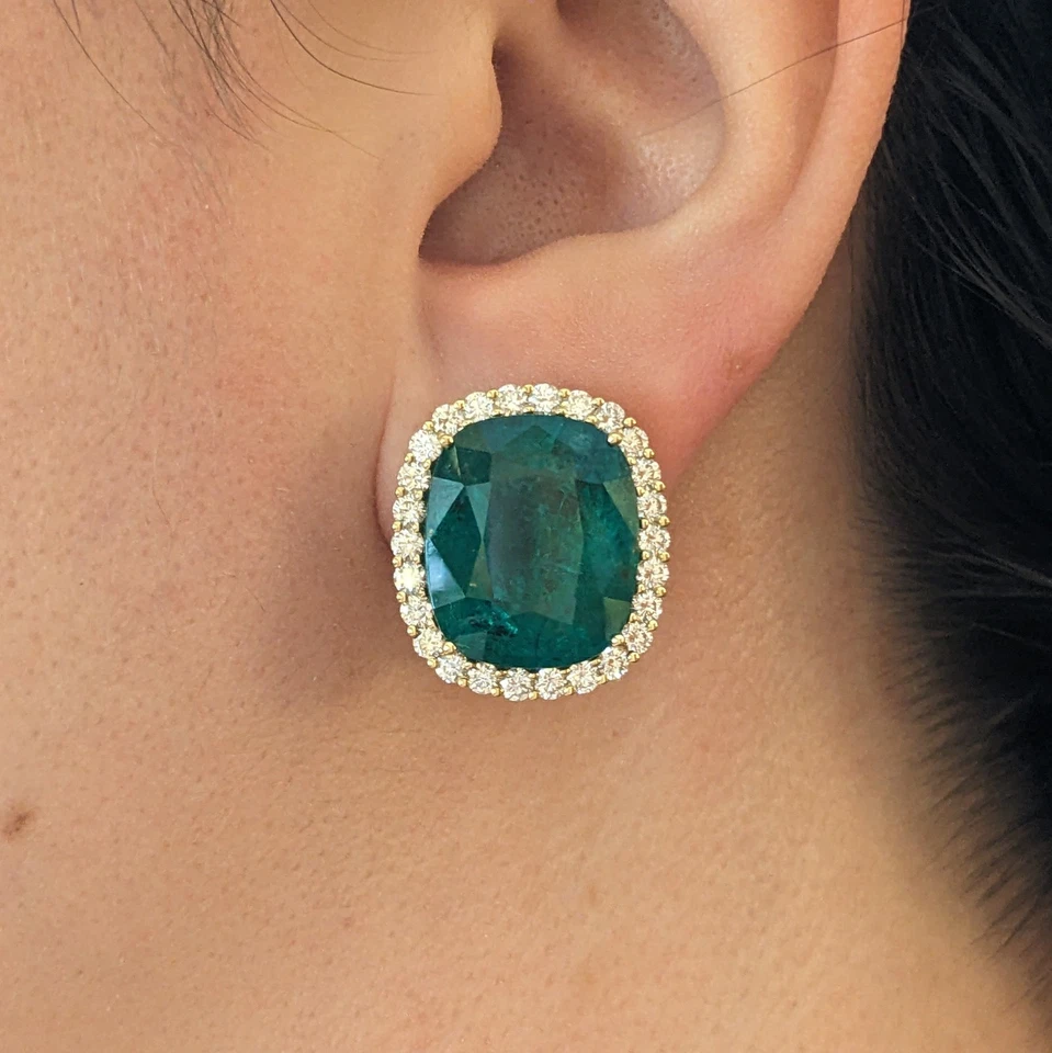 Pendientes AGL 29,15 quilates Cojín Halo de Diamantes Oro Amarillo 18k -HM2450AV