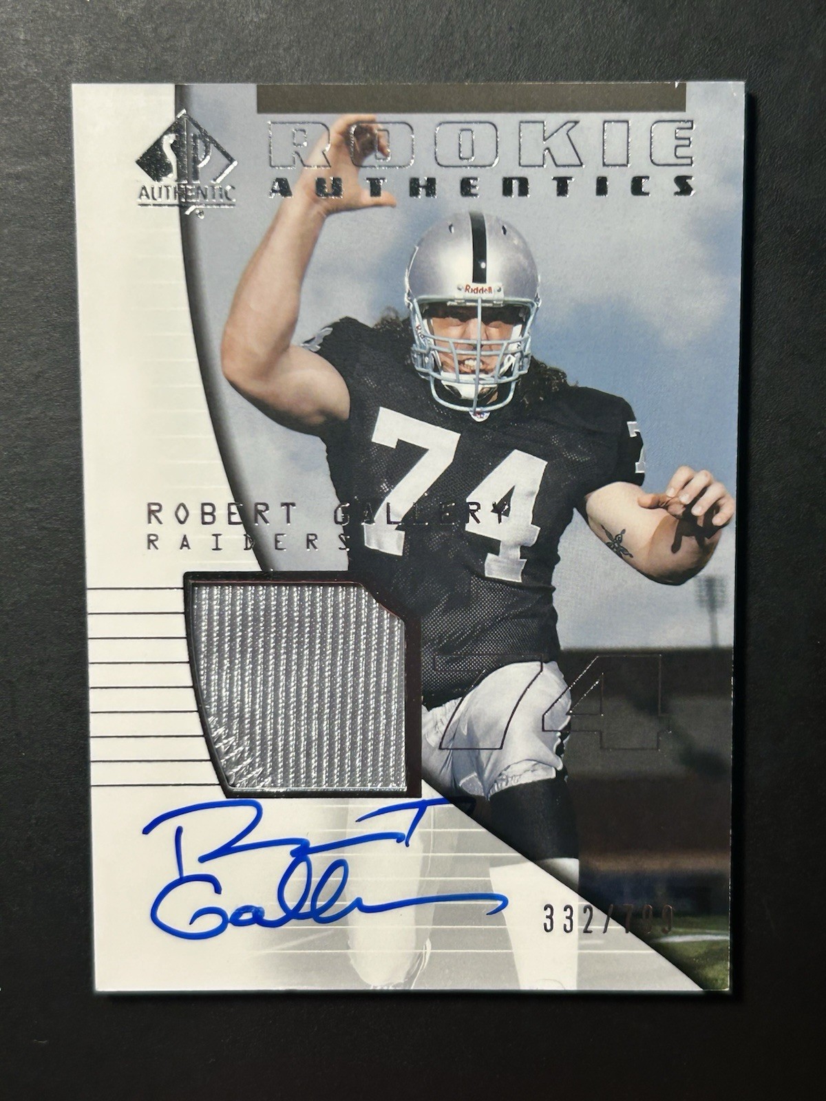 Robert Gallery SP Authentic #196 Autograph