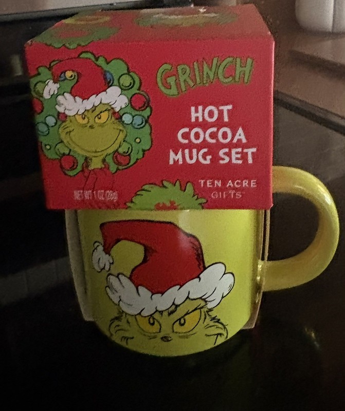 The Grinch Hot Cocoa Collectible 12 oz. Ceramic Mug Set Coffee Cup