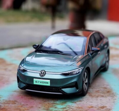 1/18 Scale VW ID.7 ID7 VIZZION SUV Green DieCast Car Model Toy