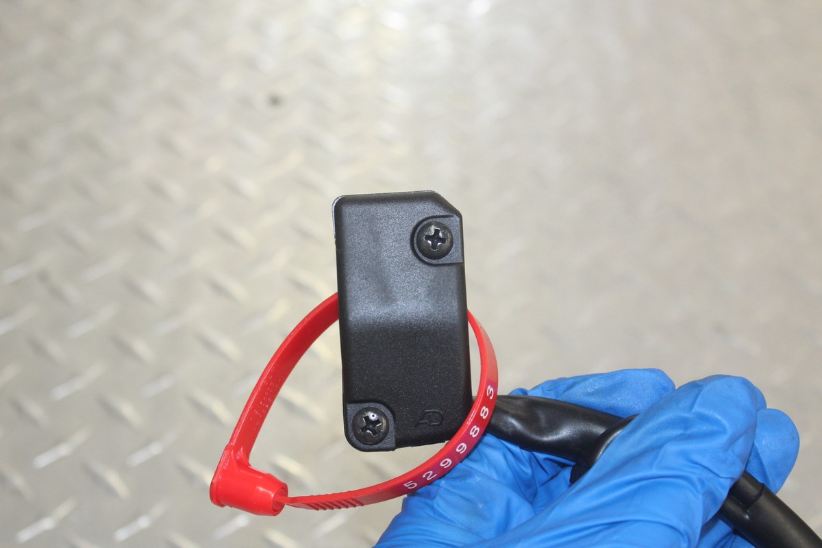 2015 KAWASAKI NINJA ZX6R RIGHT CLIP ON HANDLE BAR SWITCH