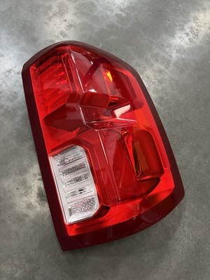 16-18 Chevrolet Silverado Right Passenger LED Tail Light Assembly OEM 84023037