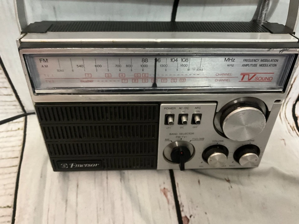 RADIO PORTÁTIL EMERSON PM3915 DE COLECCIÓN Foto 3 de 4