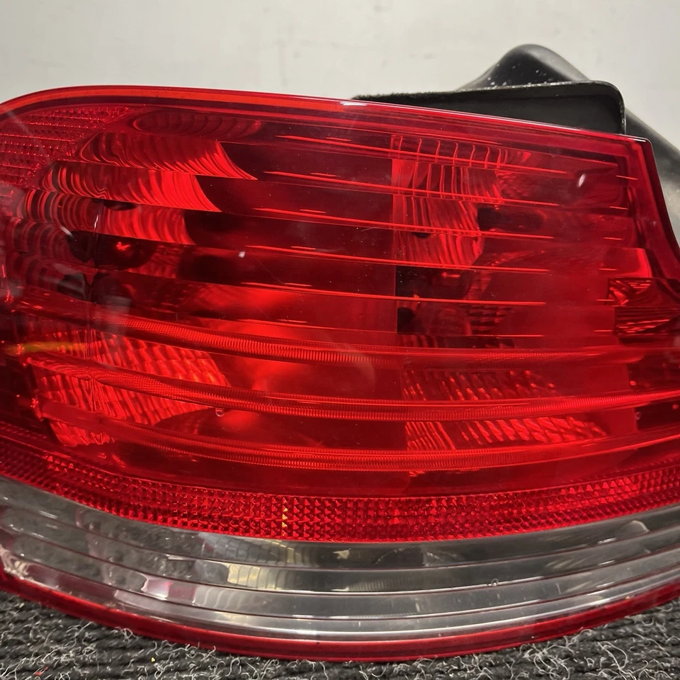 ☑️ Lámpara de luz trasera izquierda lado conductor BMW 128i 135i 2008-2011 OEM Foto 3 de 4
