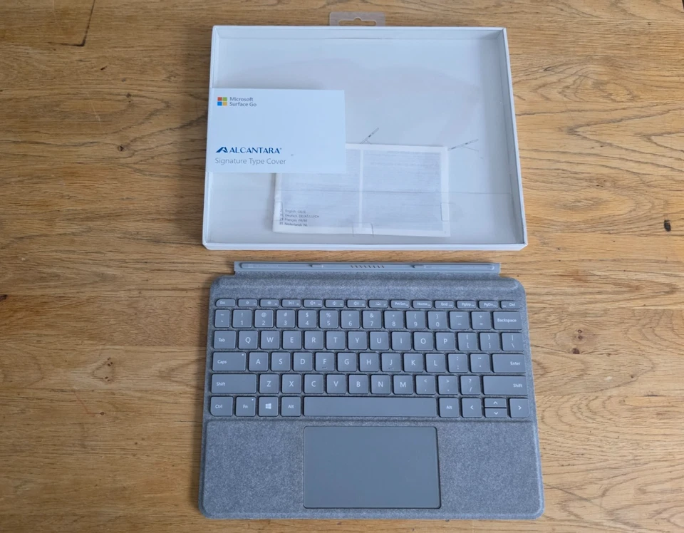 Microsoft Surface Go Signature Alcantara Type Cover (US QWERTY) Keyboard - Image 4 of 4