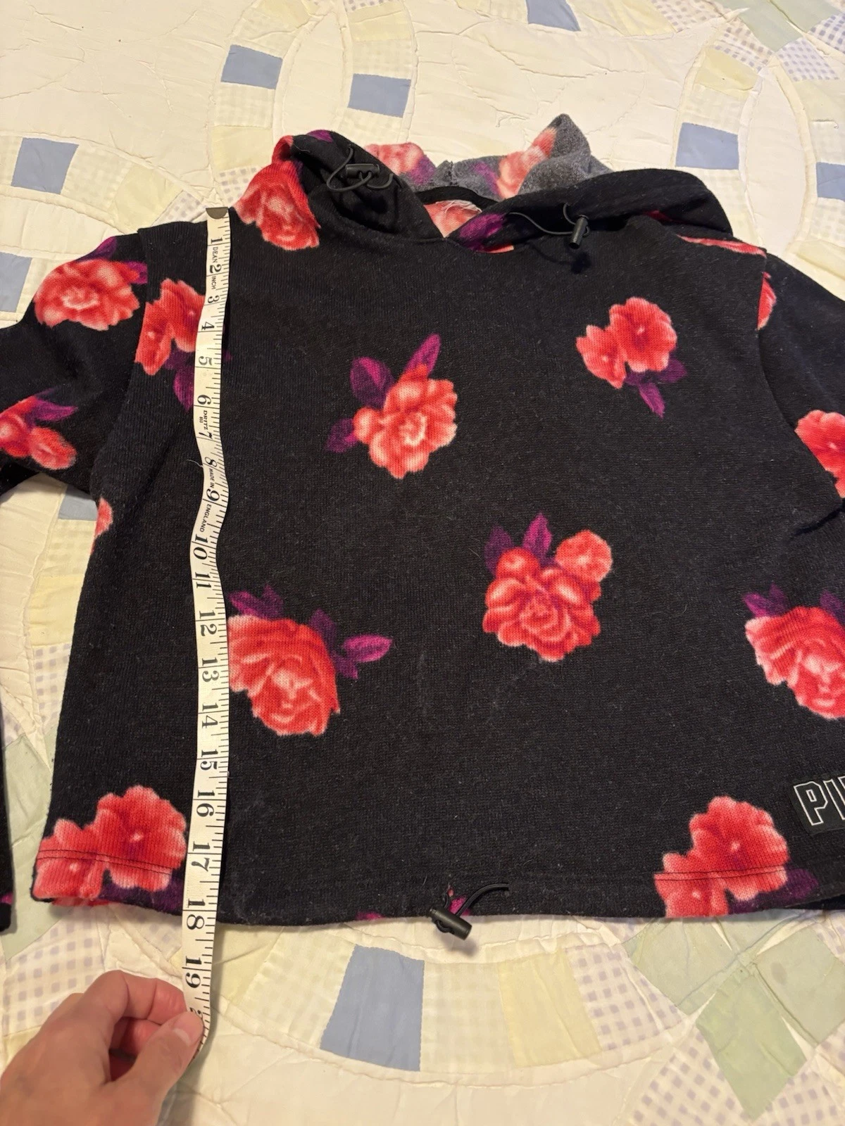 UNDERCOVER Felpa con cappuccio rosa Victoria’s Secret cropped taglia S nera rosa rosse rose