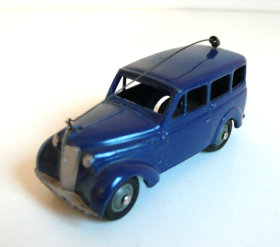 ANCIENNE CIJ RENAULT Juva4 300KGS Gris Clair En T.B.E. 1/43 EUR 40,00