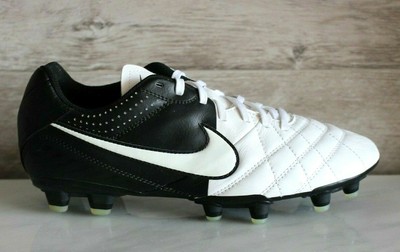 nike leather soccer shoes