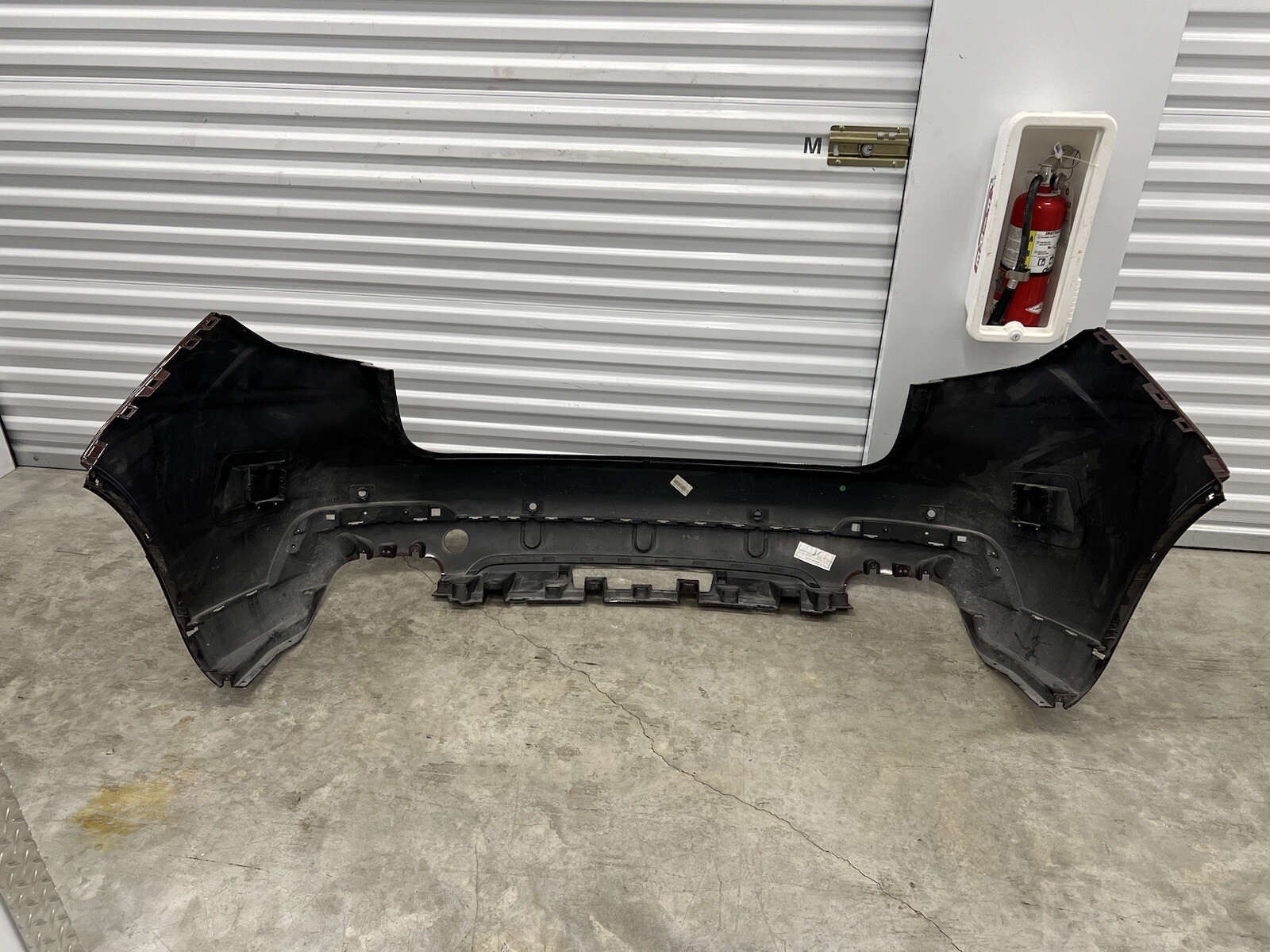 2017 2018 2019 2020 MASERATI LEVANTE REAR  BUMPER COVER USED OEM👍