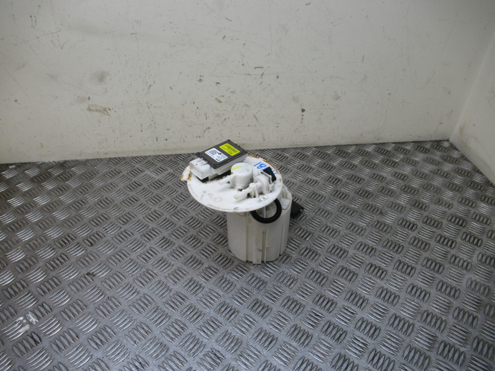 Picture 1 of 9